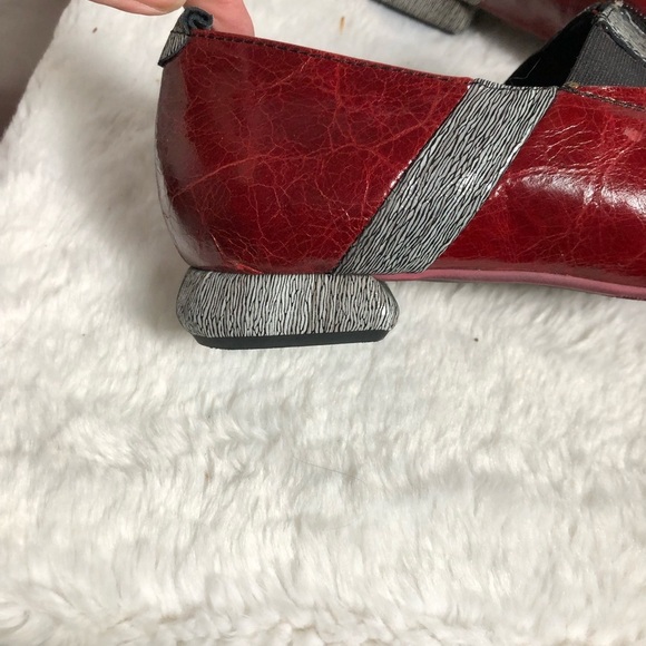 Women’s Red & Silver Shoes. Size 39 ( 8/8.5). Simen. - Picture 2 of 4
